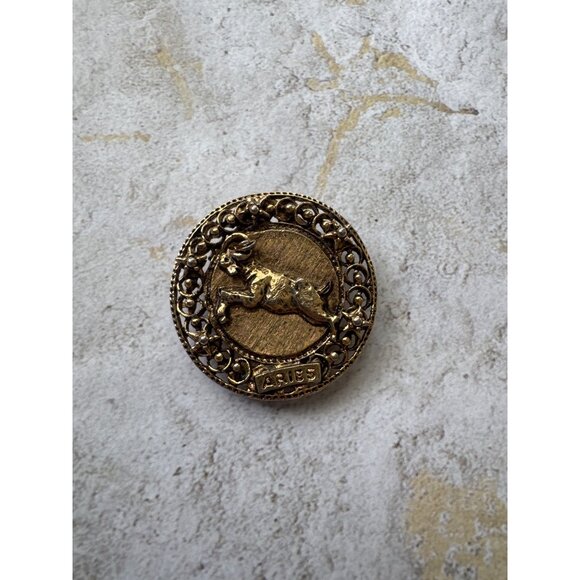 Vintage Gold Aries Zodiac Brooch Pin With Intricate Filigree Design & Ram Motif - Picture 1 of 5